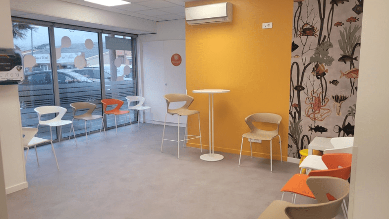 aménagement de l’espace accueil entreprise salle d’attente vitrine magasin pâtisserie