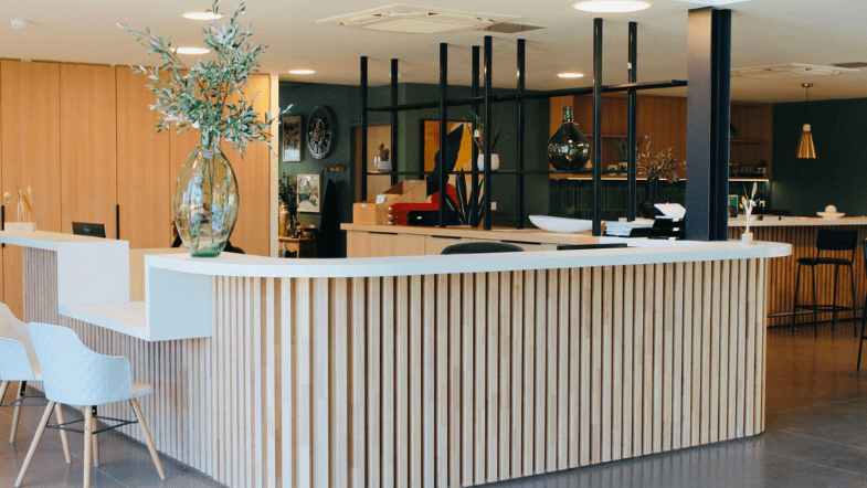 aménagement de l’espace accueil entreprise vitrine magasin pâtisserie