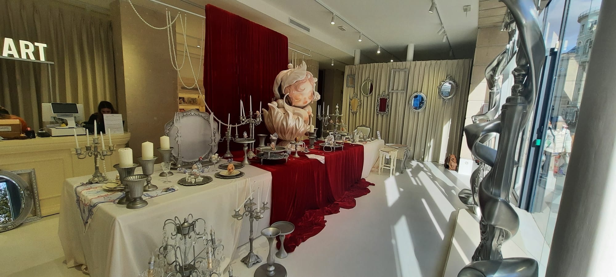 realisation popup store agencement magasin chaussures femme