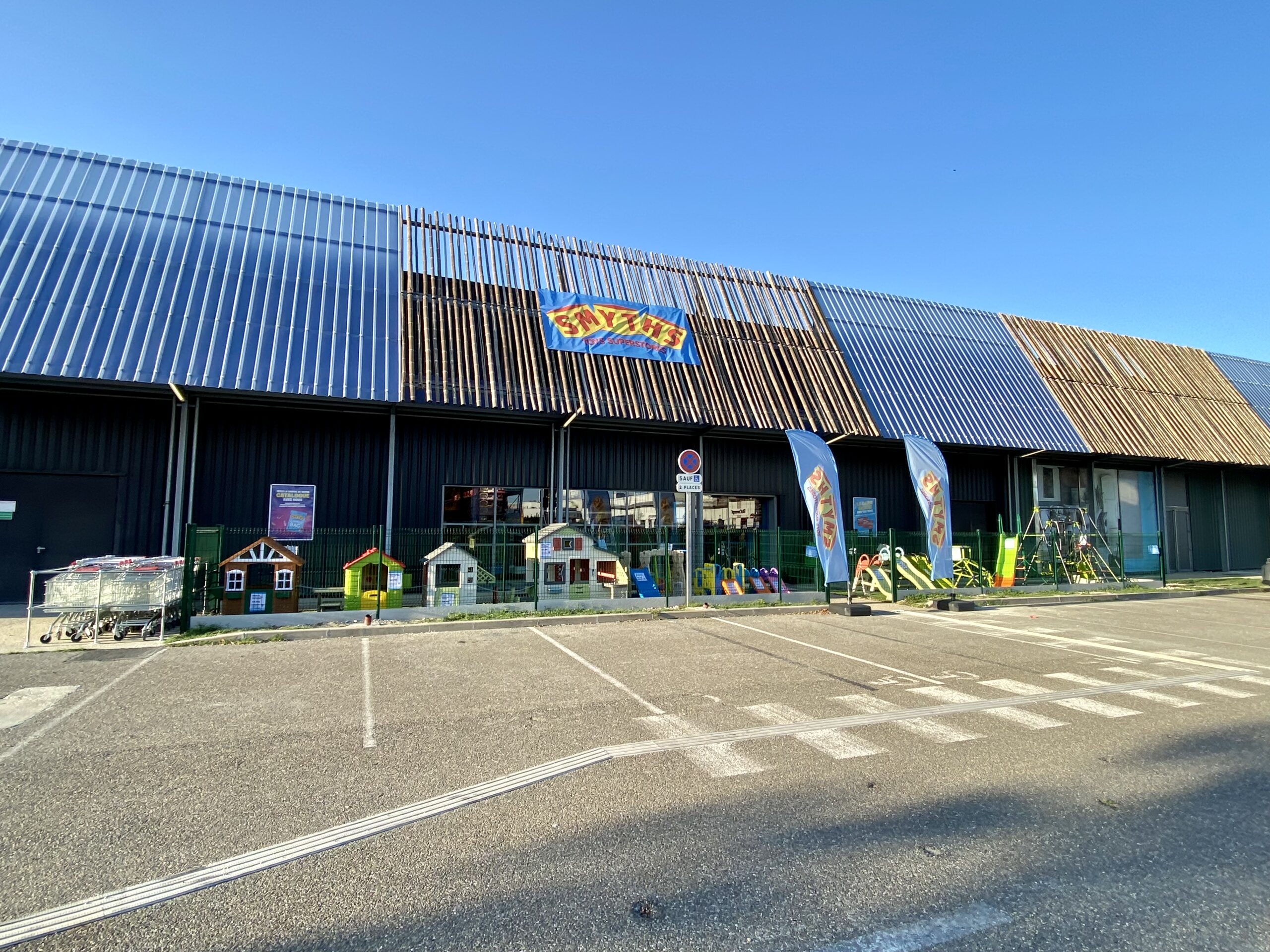 smyths-toys-bordeaux-amenagement Smyths Toys Aménagement