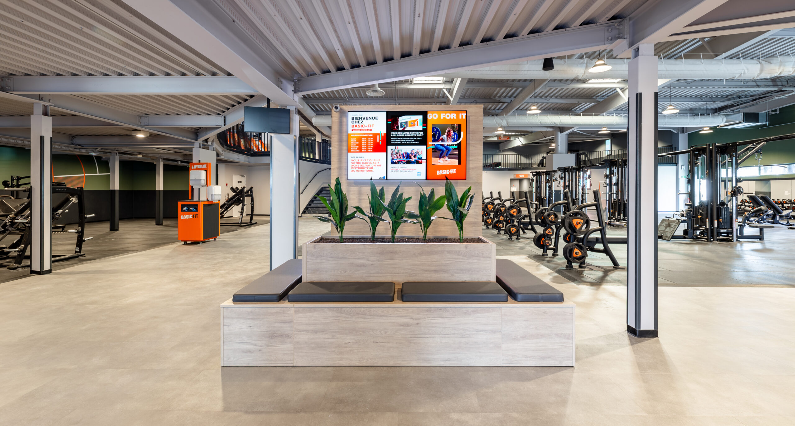 Basic_Fit_-_agencementsallesport-n-8 Agencement salle Sport