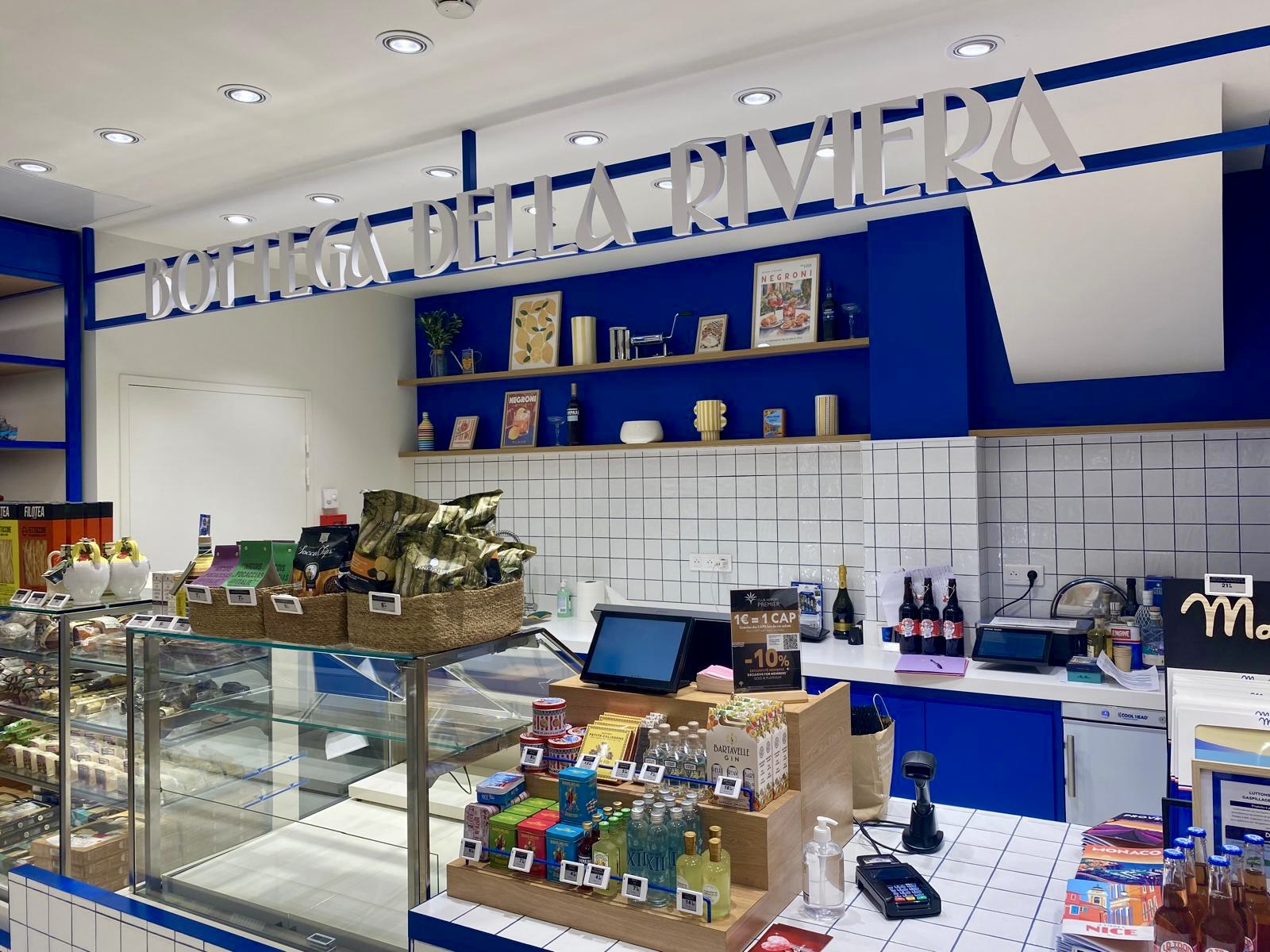 amenagement-epicerie-aeroport-nice-(4) Aménagement boutique aéroport