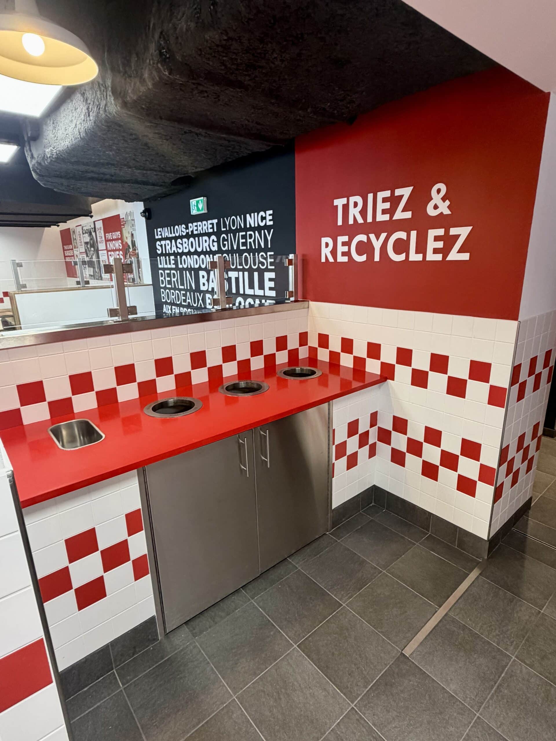 amenagement-restaurant-five-guys-paris-6 Aménagement restaurant Five Guys Paris