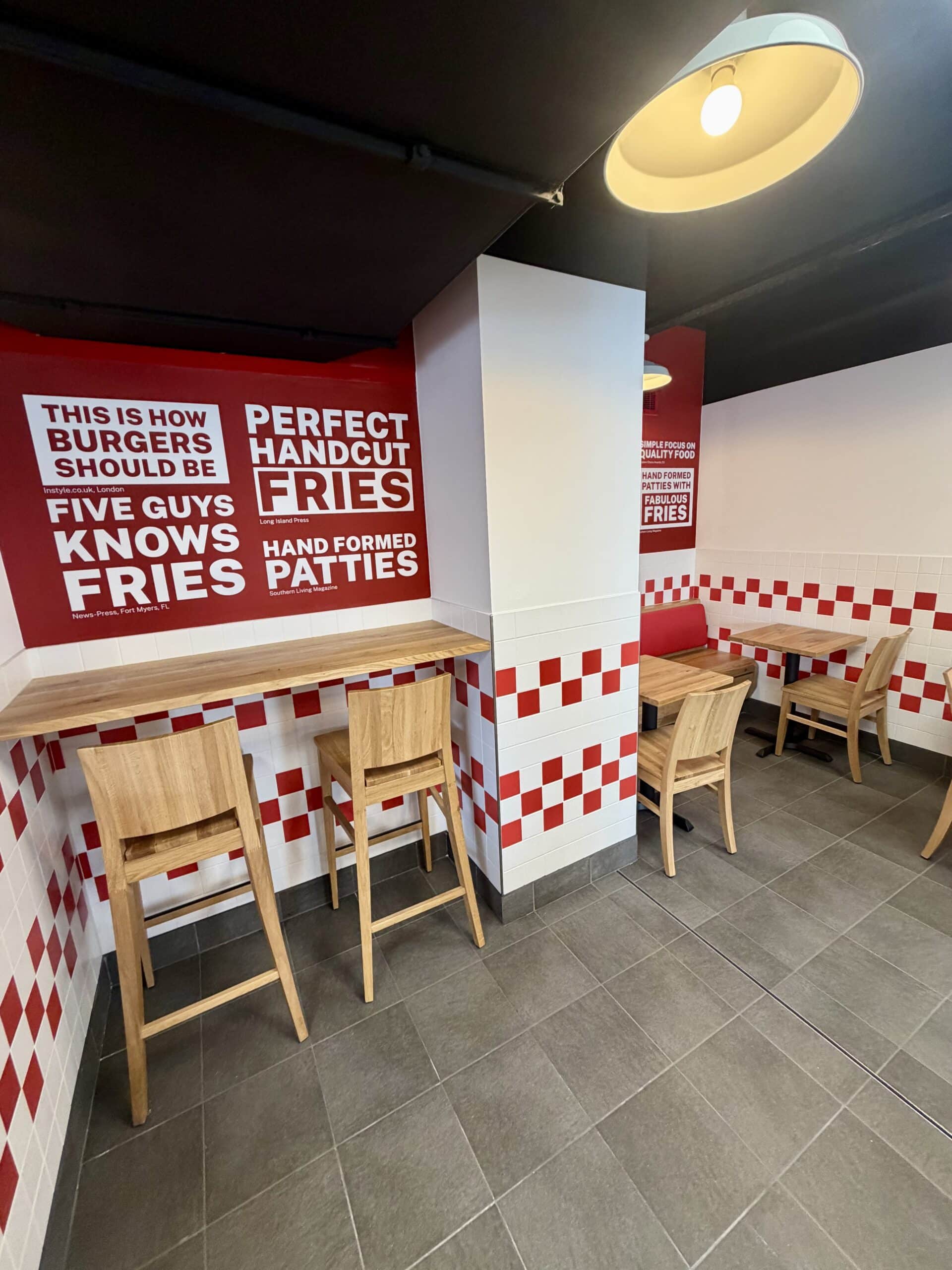 amenagement-restaurant-five-guys-paris Aménagement restaurant Five Guys Paris